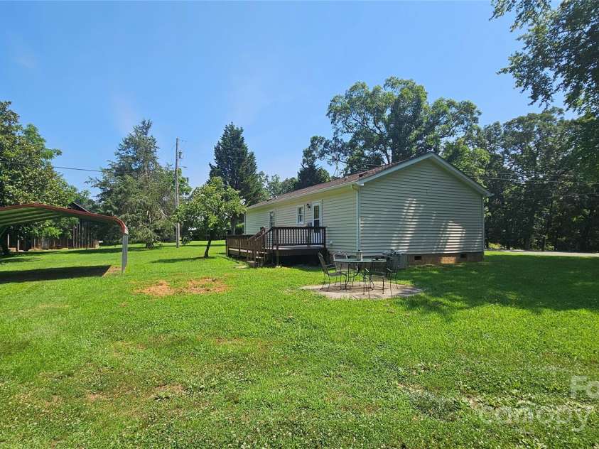 233 Hicks Road, Statesville, NC 28625.  MLS# CAR4273978, YatesRealty ID 23441. 