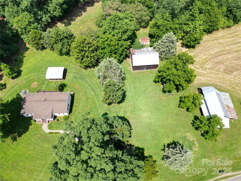 233 Hicks Road, Statesville, NC 28625.  MLS# CAR4273978, YatesRealty ID 23441. 