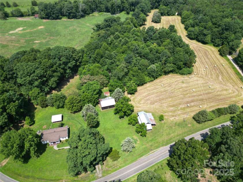 233 Hicks Road, Statesville, NC 28625.  MLS# CAR4273978, YatesRealty ID 23441. 