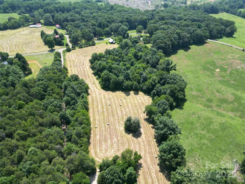 233 Hicks Road, Statesville, NC 28625.  MLS# CAR4273978, YatesRealty ID 23441. 