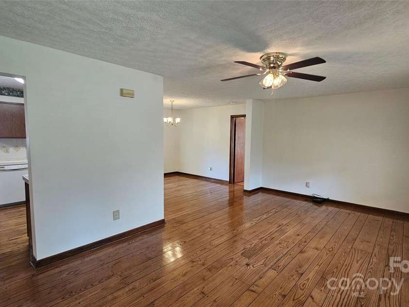 233 Hicks Road, Statesville, NC 28625.  MLS# CAR4273978, YatesRealty ID 23441. 