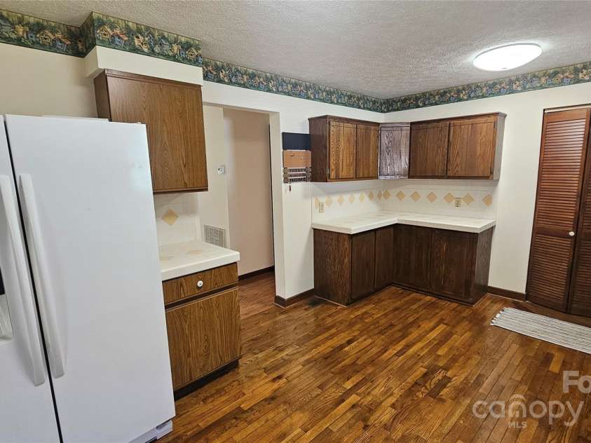 233 Hicks Road, Statesville, NC 28625.  MLS# CAR4273978, YatesRealty ID 23441. 