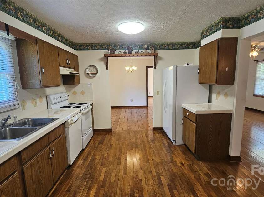 233 Hicks Road, Statesville, NC 28625.  MLS# CAR4273978, YatesRealty ID 23441. 