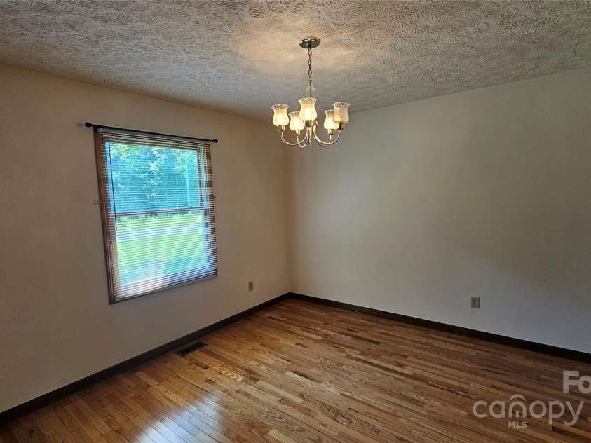 233 Hicks Road, Statesville, NC 28625.  MLS# CAR4273978, YatesRealty ID 23441. 