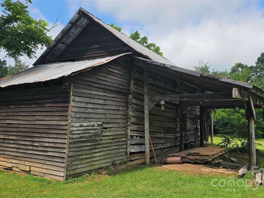 233 Hicks Road, Statesville, NC 28625.  MLS# CAR4273978, YatesRealty ID 23441. 
