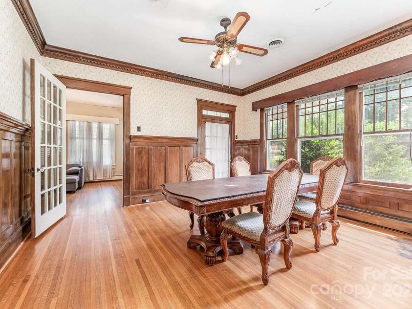 330 Ellis Street, Salisbury, NC 28144.  MLS# CAR4274980, YatesRealty ID 23442. 