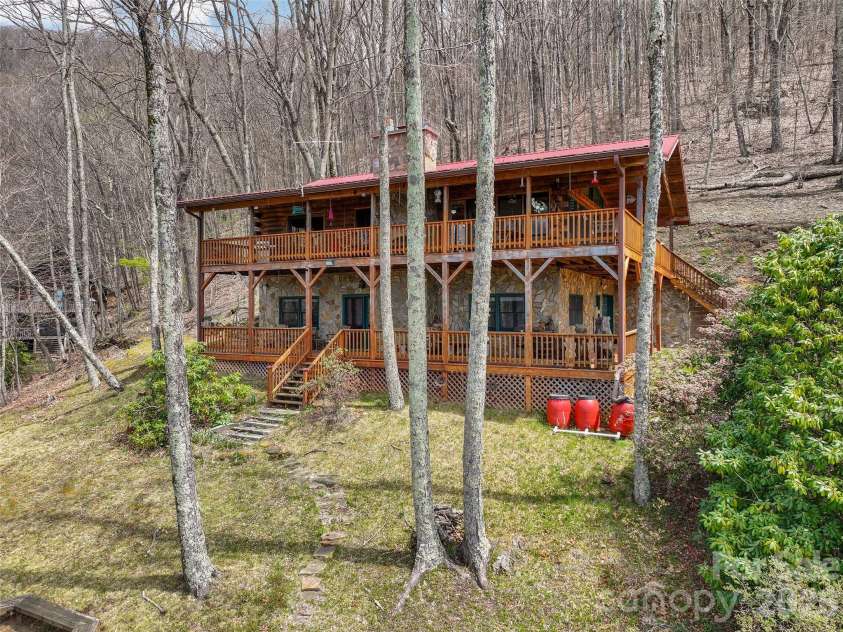 519 Promiseland Road, Canton, NC 28716.  MLS# CAR4359257, YatesRealty ID 23442. 