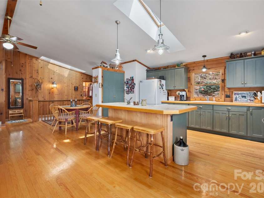 519 Promiseland Road, Canton, NC 28716.  MLS# CAR4359257, YatesRealty ID 23442. 