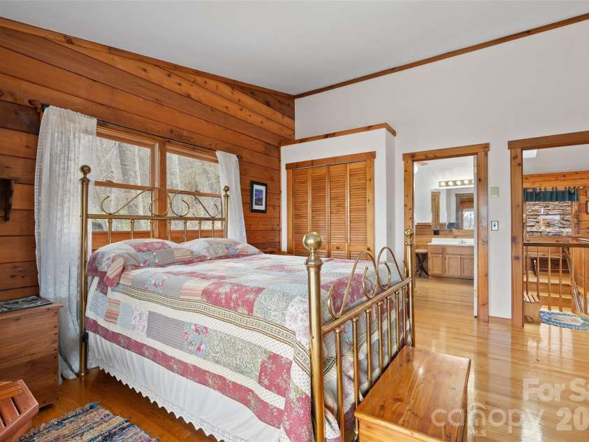 519 Promiseland Road, Canton, NC 28716.  MLS# CAR4359257, YatesRealty ID 23442. 