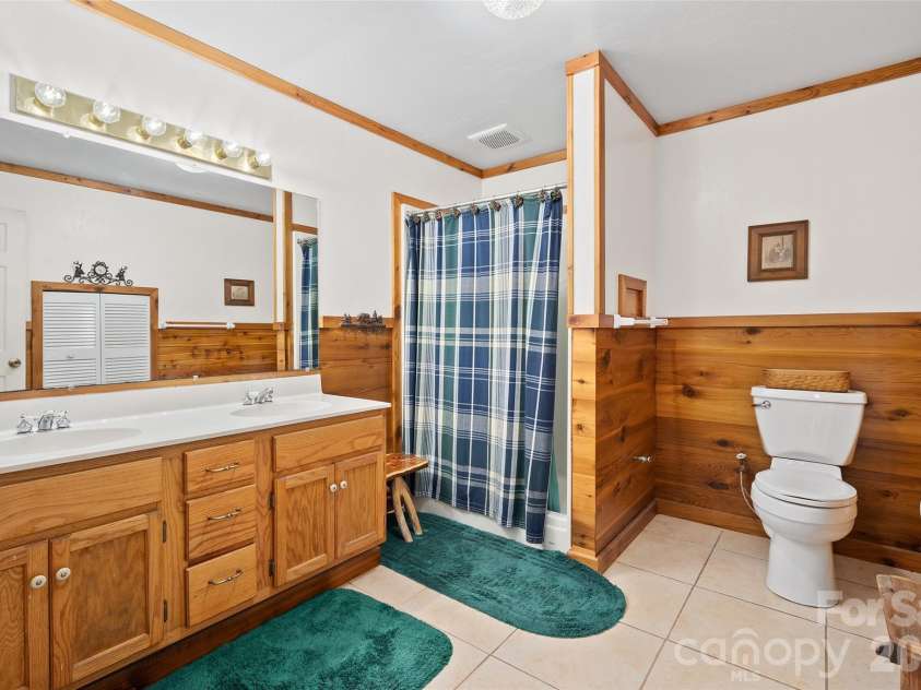519 Promiseland Road, Canton, NC 28716.  MLS# CAR4359257, YatesRealty ID 23442. 