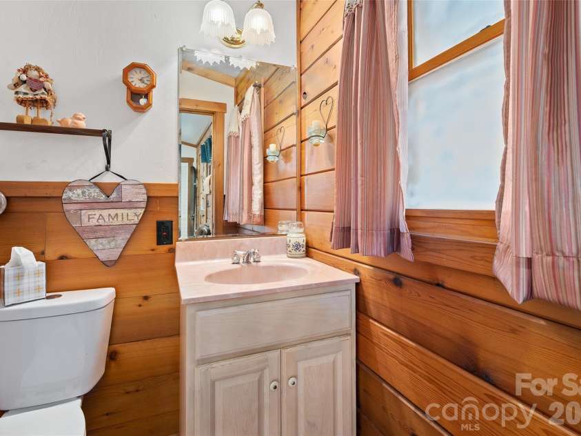519 Promiseland Road, Canton, NC 28716.  MLS# CAR4359257, YatesRealty ID 23442. 