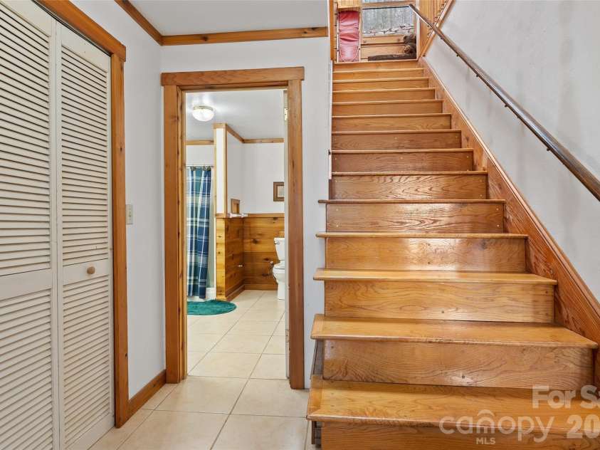 519 Promiseland Road, Canton, NC 28716.  MLS# CAR4359257, YatesRealty ID 23442. 