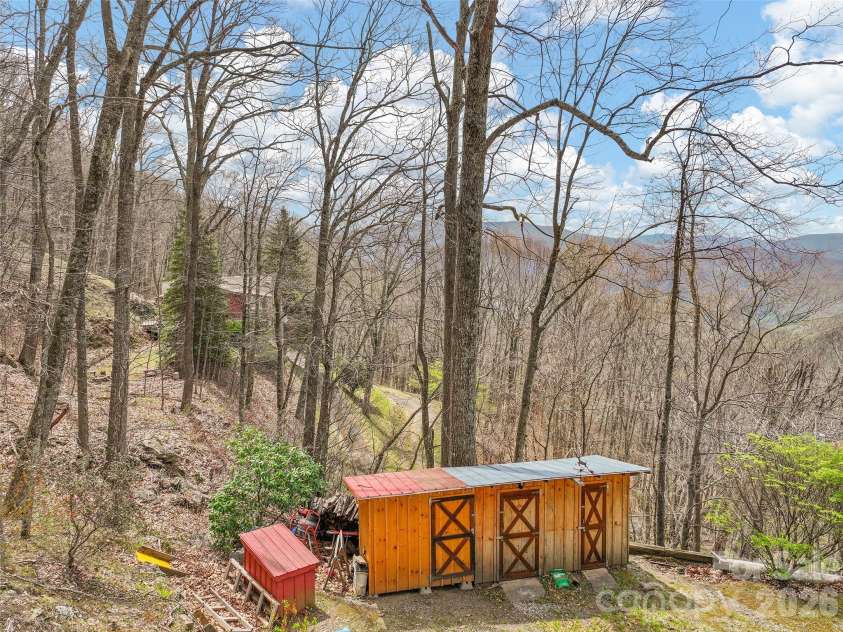 519 Promiseland Road, Canton, NC 28716.  MLS# CAR4359257, YatesRealty ID 23442. 
