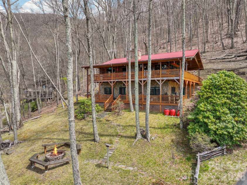 519 Promiseland Road, Canton, NC 28716.  MLS# CAR4359257, YatesRealty ID 23442. 