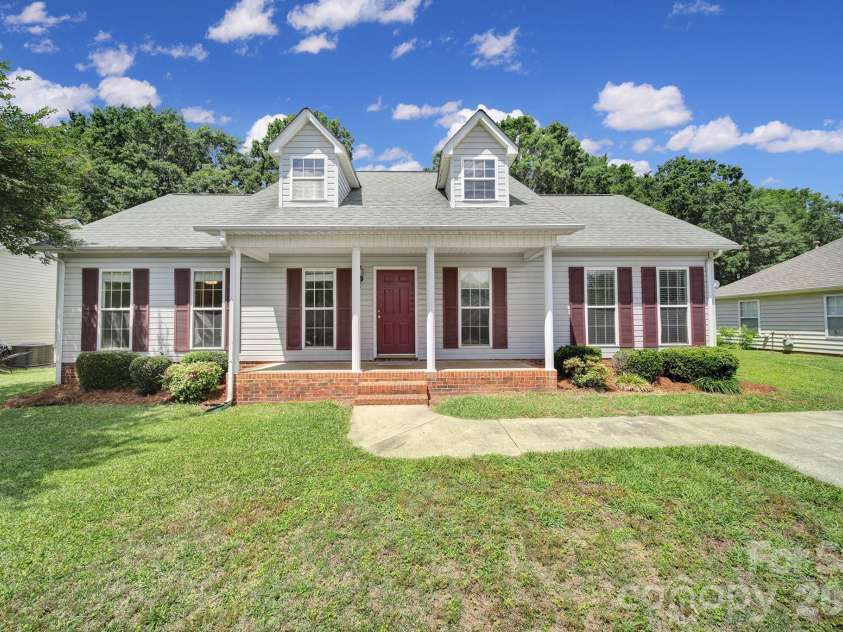1740 Rosewell Drive, Rock Hill, SC 29732.  MLS# CAR4376927, YatesRealty ID 23443. 