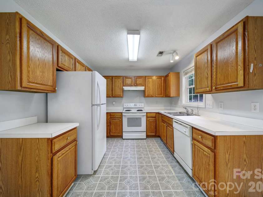 1740 Rosewell Drive, Rock Hill, SC 29732.  MLS# CAR4376927, YatesRealty ID 23443. 
