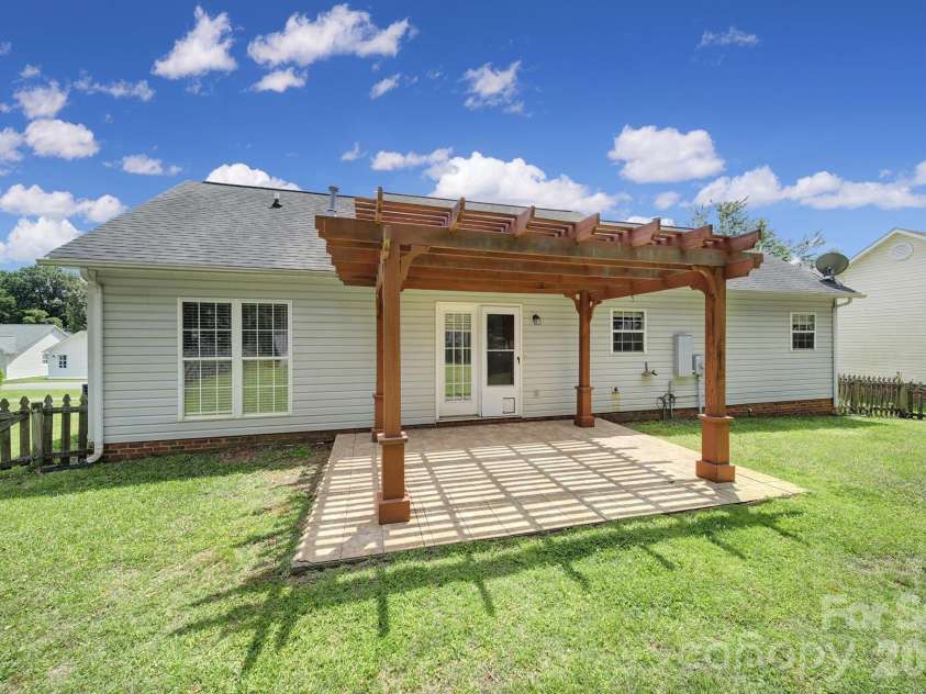 1740 Rosewell Drive, Rock Hill, SC 29732.  MLS# CAR4376927, YatesRealty ID 23443. 
