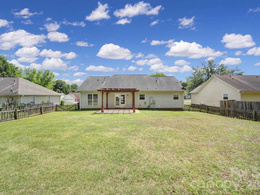 1740 Rosewell Drive, Rock Hill, SC 29732.  MLS# CAR4376927, YatesRealty ID 23443. 