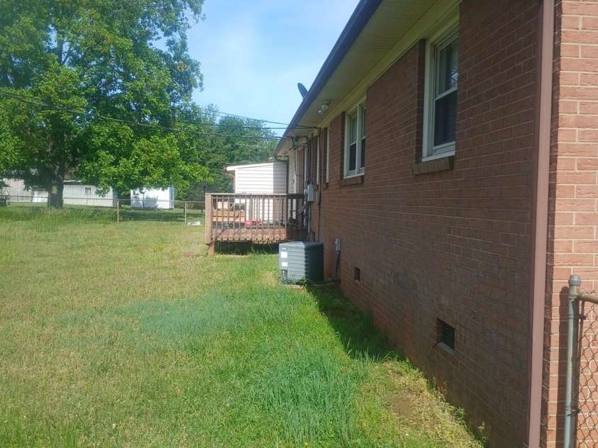 2815 Highland Drive, Lincolnton, NC 28092.  MLS# CAR4275712, YatesRealty ID 23443. 