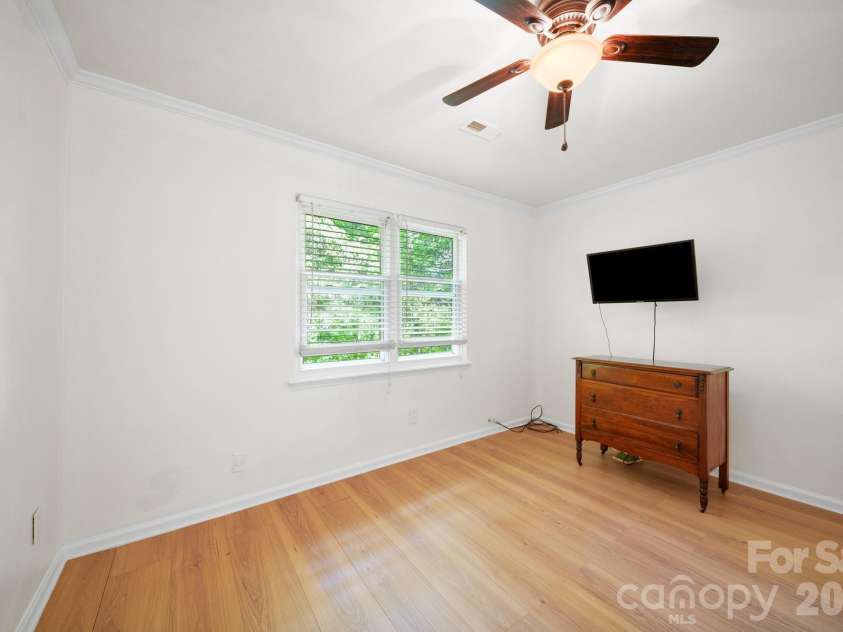 11421 Winners Circle, Charlotte, NC 28215.  MLS# CAR4344294, YatesRealty ID 23444. 3rd Bedroom