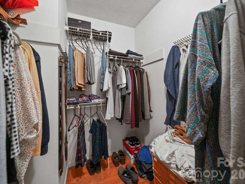 11421 Winners Circle, Charlotte, NC 28215.  MLS# CAR4344294, YatesRealty ID 23444. Primary Closet