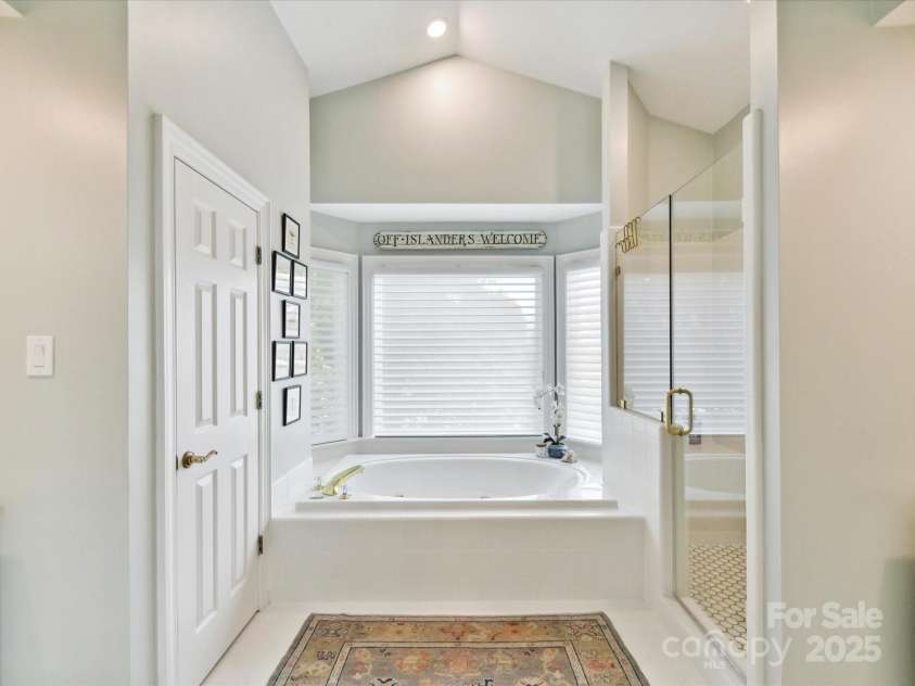 19205 Hidden Cove Lane, Cornelius, NC 28031.  MLS# CAR4272295, YatesRealty ID 23444. 