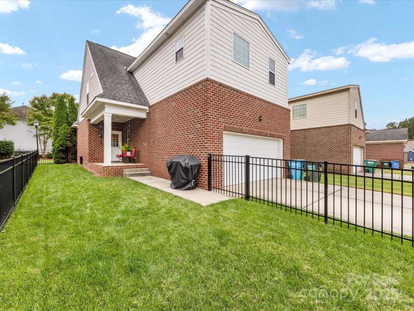 4303 Patriots Hill Road, Mint Hill, NC 28227.  MLS# CAR4309426, YatesRealty ID 23445. Fenced Backyard