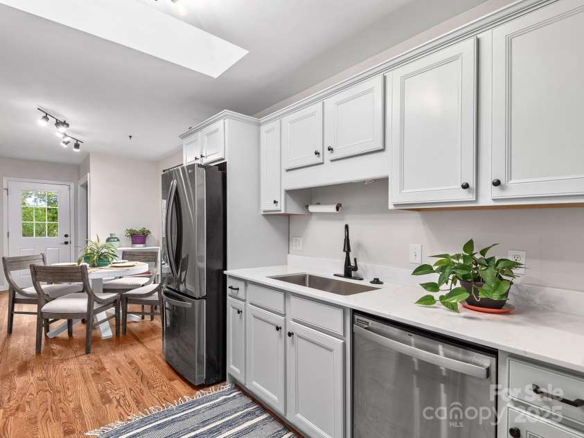 23 Townview Drive, Asheville, NC 28806.  MLS# CAR4275697, YatesRealty ID 23446. 