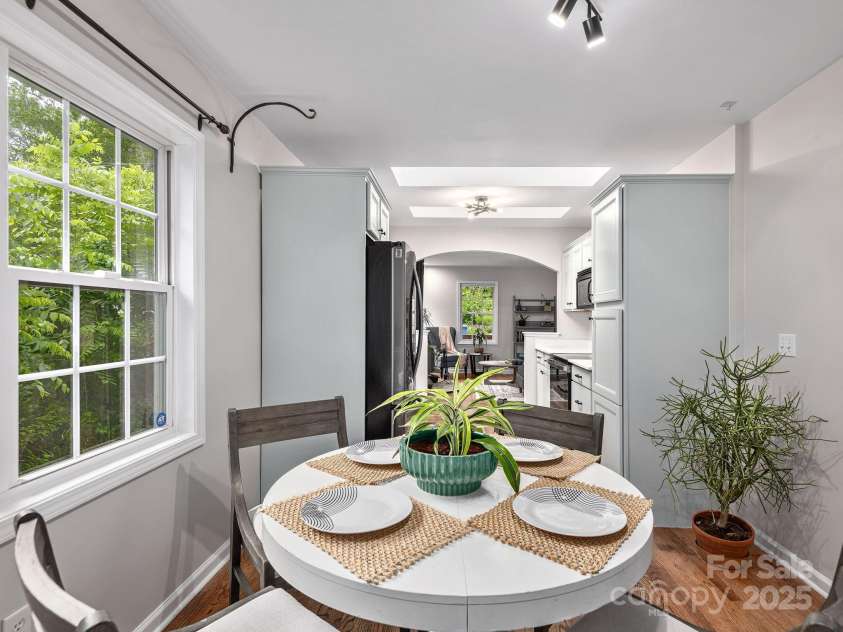 23 Townview Drive, Asheville, NC 28806.  MLS# CAR4275697, YatesRealty ID 23446. 