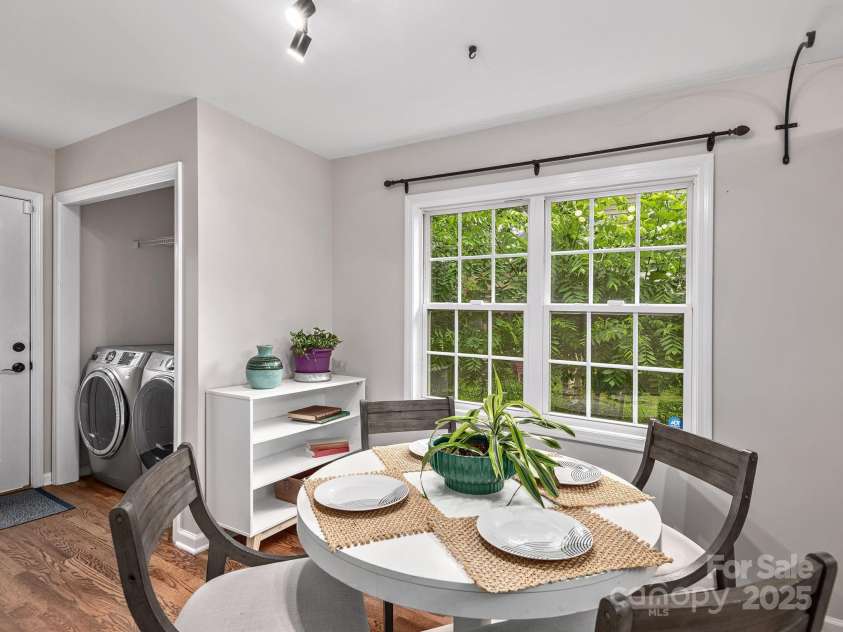 23 Townview Drive, Asheville, NC 28806.  MLS# CAR4275697, YatesRealty ID 23446. 