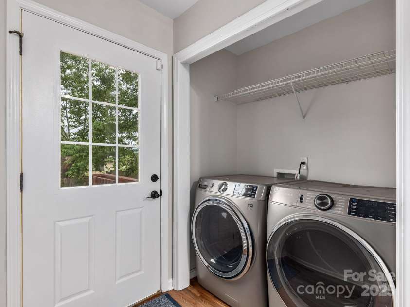 23 Townview Drive, Asheville, NC 28806.  MLS# CAR4275697, YatesRealty ID 23446. 