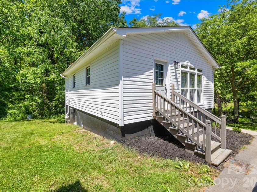 5603 King Wilkinson Road, Denver, NC 28037.  MLS# CAR4379407, YatesRealty ID 23446. 