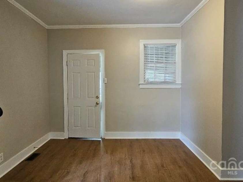 2828 Bellhaven Circle, Charlotte, NC 28214.  MLS# CAR4272391, YatesRealty ID 23447. 