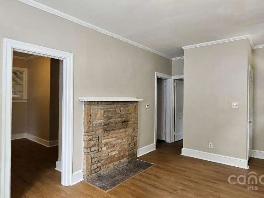 2828 Bellhaven Circle, Charlotte, NC 28214.  MLS# CAR4272391, YatesRealty ID 23447. 