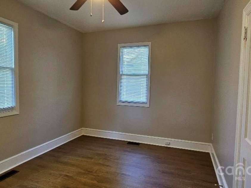 2828 Bellhaven Circle, Charlotte, NC 28214.  MLS# CAR4272391, YatesRealty ID 23447. 