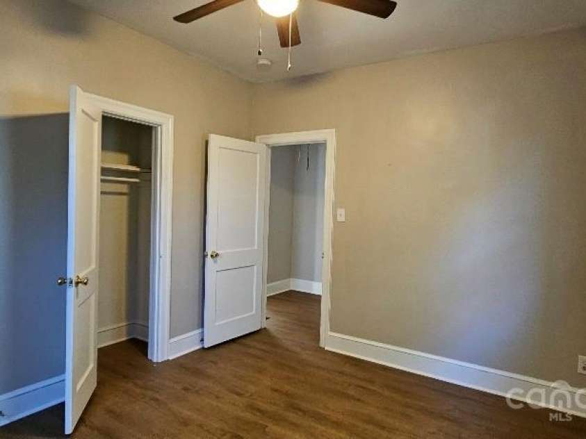 2828 Bellhaven Circle, Charlotte, NC 28214.  MLS# CAR4272391, YatesRealty ID 23447. 