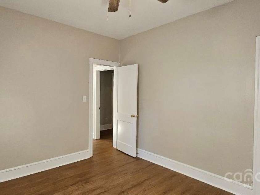 2828 Bellhaven Circle, Charlotte, NC 28214.  MLS# CAR4272391, YatesRealty ID 23447. 
