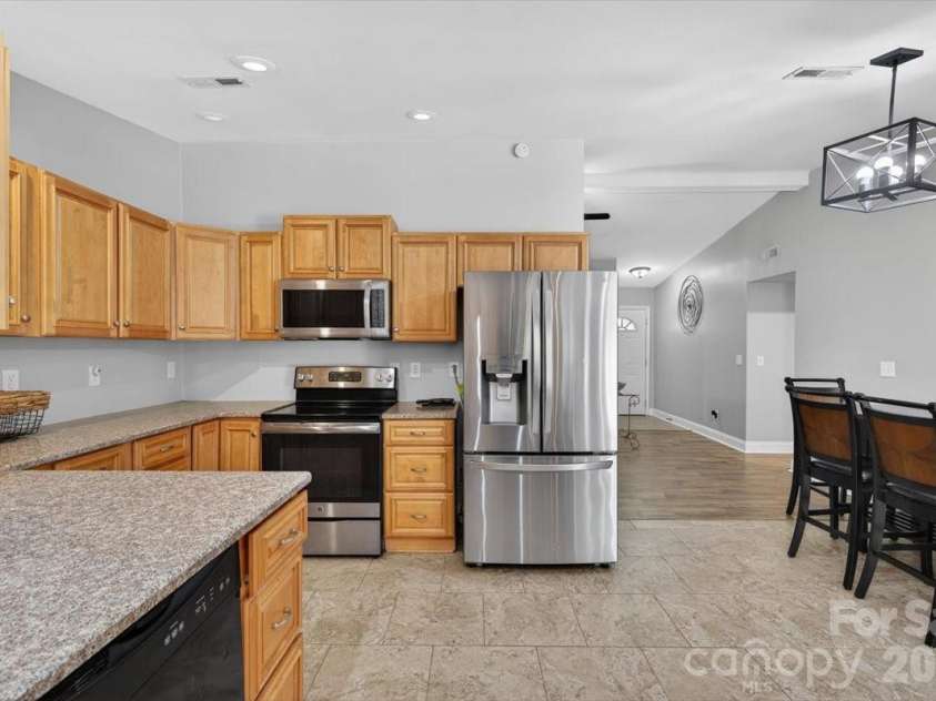 6308 Pineburr Road, Charlotte, NC 28211.  MLS# CAR4364316, YatesRealty ID 23448. 