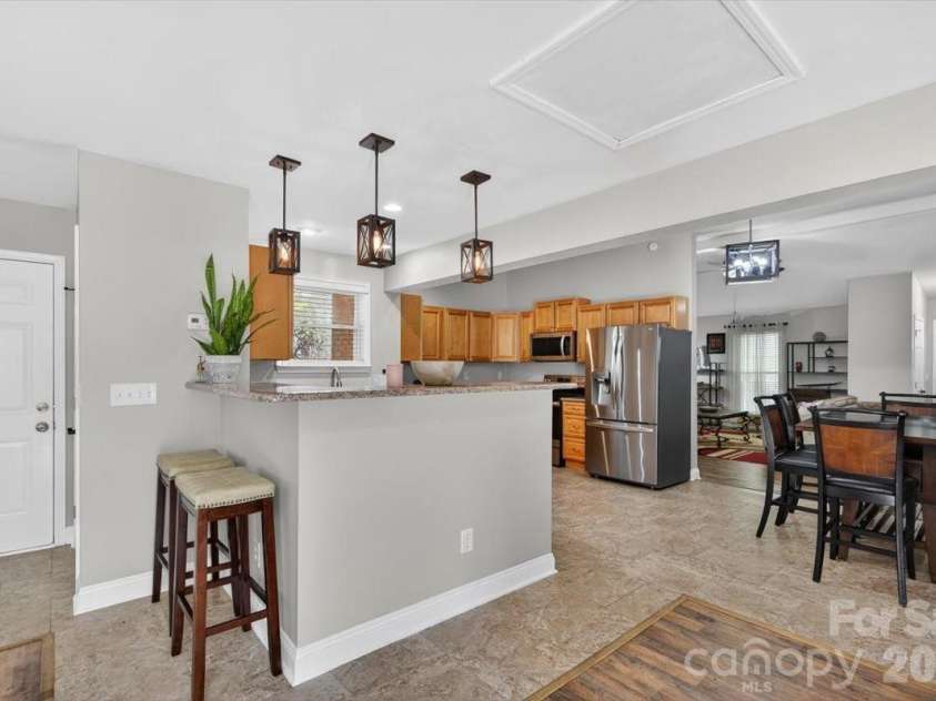 6308 Pineburr Road, Charlotte, NC 28211.  MLS# CAR4364316, YatesRealty ID 23448. 