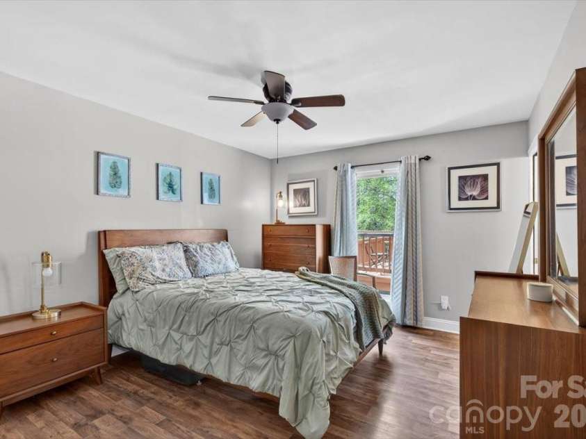 6308 Pineburr Road, Charlotte, NC 28211.  MLS# CAR4364316, YatesRealty ID 23448. 