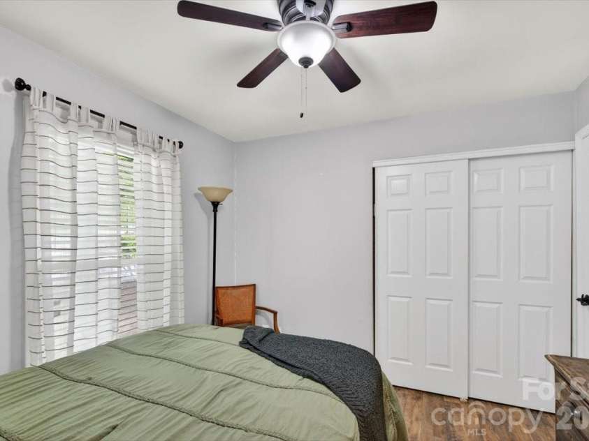 6308 Pineburr Road, Charlotte, NC 28211.  MLS# CAR4364316, YatesRealty ID 23448. 