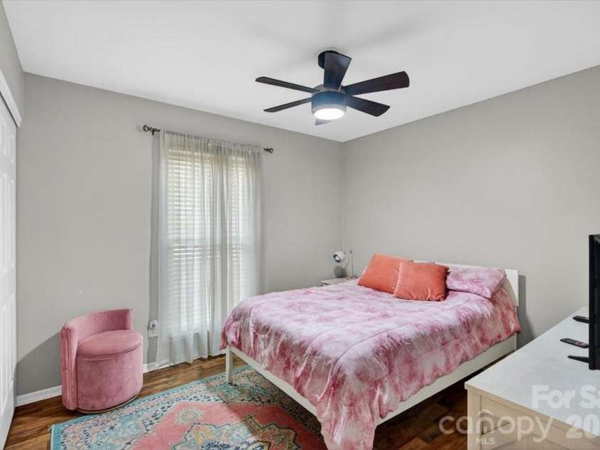 6308 Pineburr Road, Charlotte, NC 28211.  MLS# CAR4364316, YatesRealty ID 23448. 