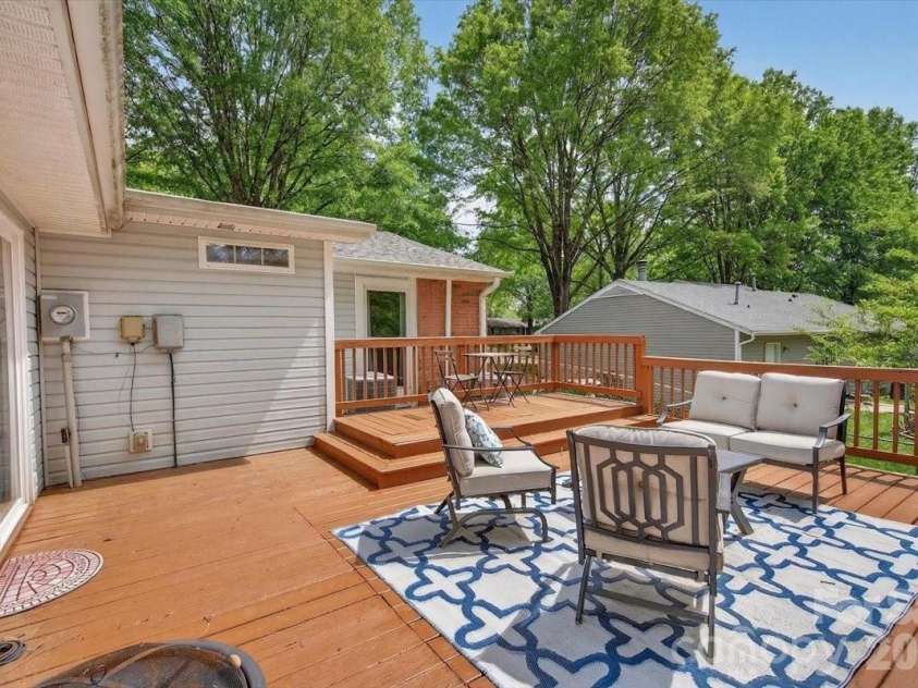6308 Pineburr Road, Charlotte, NC 28211.  MLS# CAR4364316, YatesRealty ID 23448. 