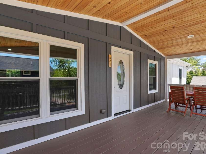 421 Emma Road, Asheville, NC 28806.  MLS# CAR4375905, YatesRealty ID 23449. 