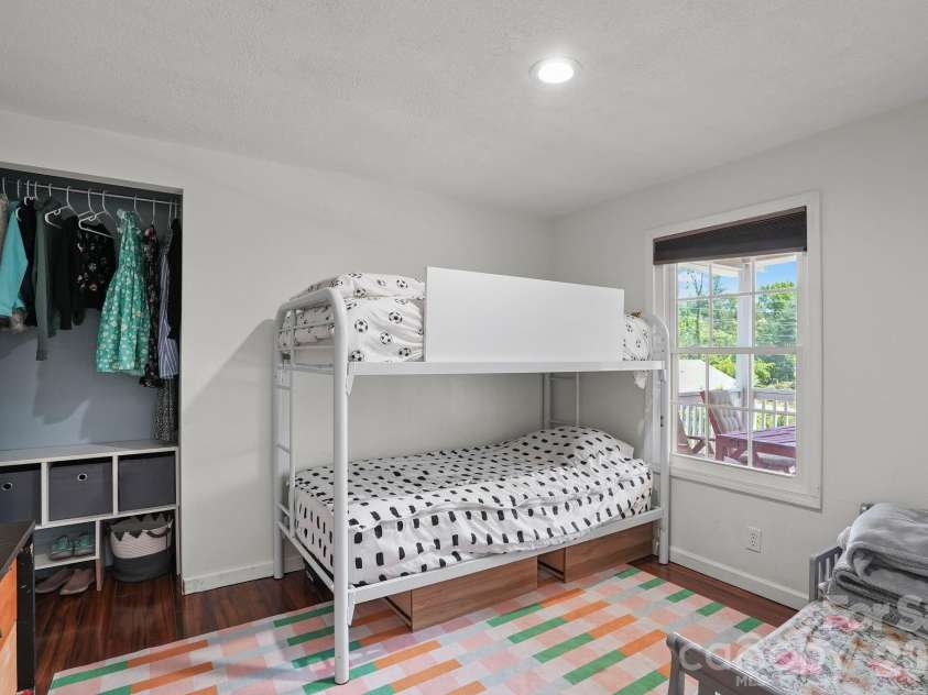 421 Emma Road, Asheville, NC 28806.  MLS# CAR4375905, YatesRealty ID 23449. 