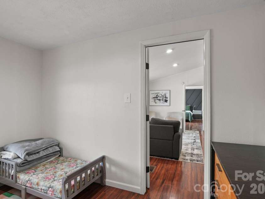 421 Emma Road, Asheville, NC 28806.  MLS# CAR4375905, YatesRealty ID 23449. 