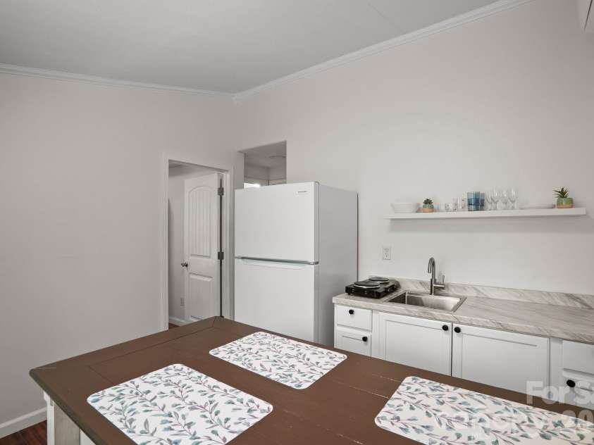 421 Emma Road, Asheville, NC 28806.  MLS# CAR4375905, YatesRealty ID 23449. 