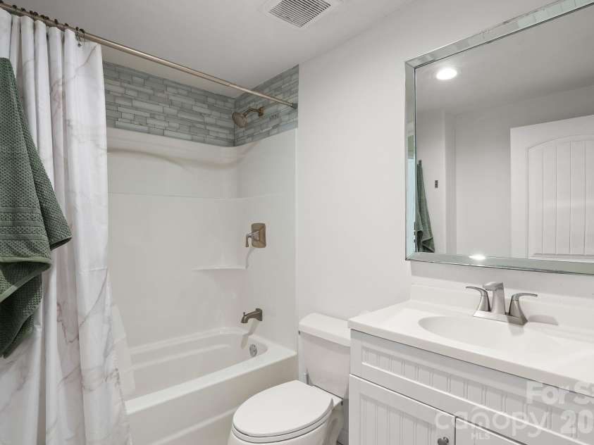 421 Emma Road, Asheville, NC 28806.  MLS# CAR4375905, YatesRealty ID 23449. 