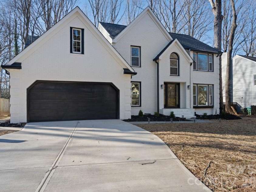 2124 Annecy Drive, Matthews, NC 28105.  MLS# CAR4336407, YatesRealty ID 2345. 