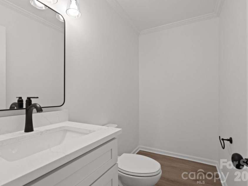 2124 Annecy Drive, Matthews, NC 28105.  MLS# CAR4336407, YatesRealty ID 2345. 